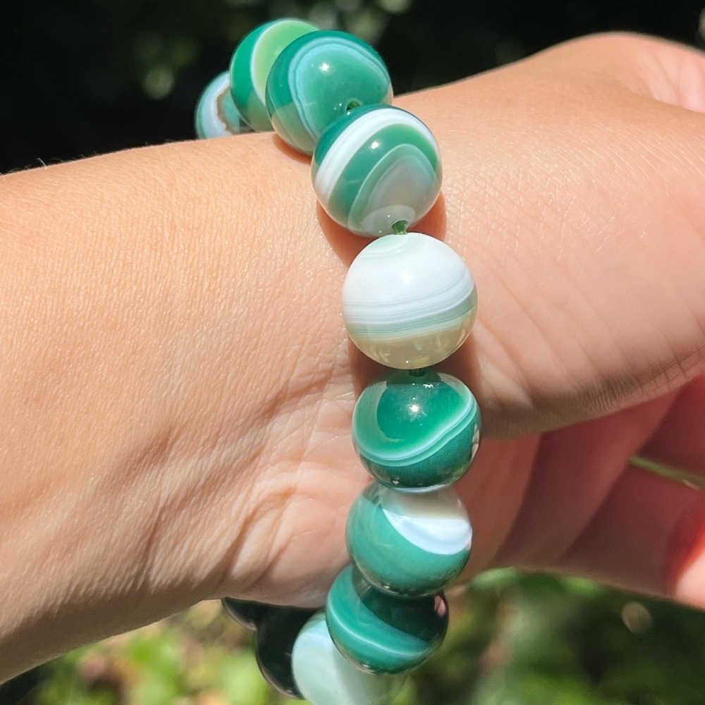 14mm green Botswana agate bracelet - Picture 8 of 8